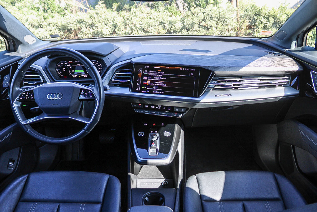 Thumbnail: 2023 Audi Q4 e-tron - 2