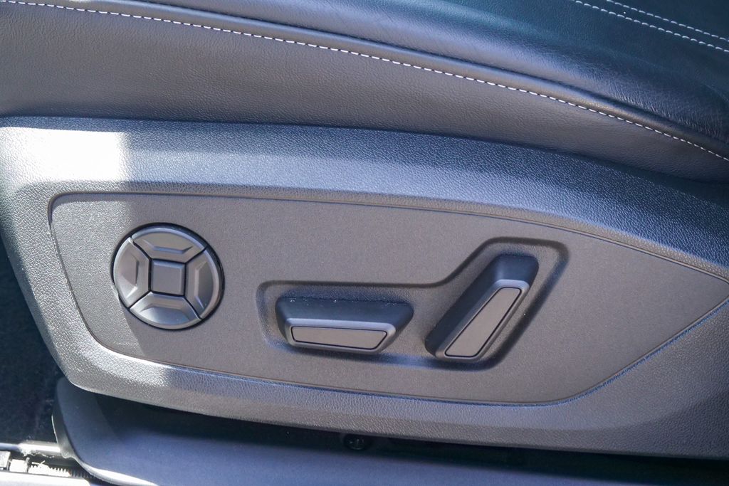 Thumbnail: 2023 Audi Q4 e-tron - 21