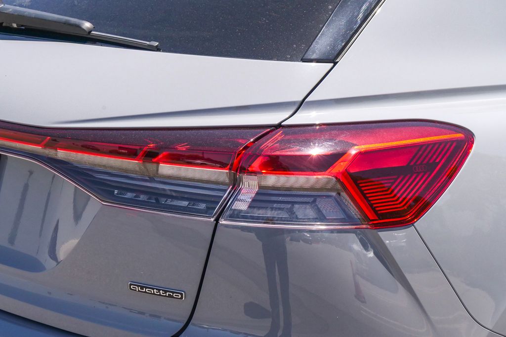 Thumbnail: 2023 Audi Q4 e-tron - 18