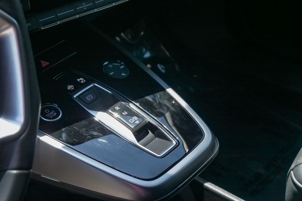 Thumbnail: 2023 Audi Q4 e-tron - 13