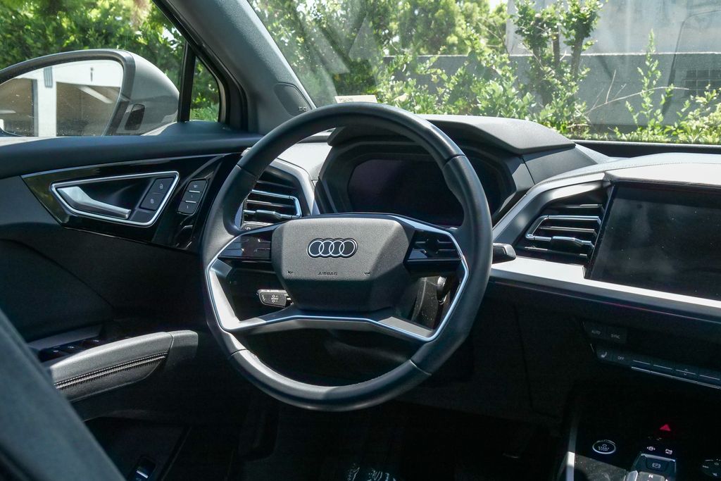 Thumbnail: 2023 Audi Q4 e-tron - 12