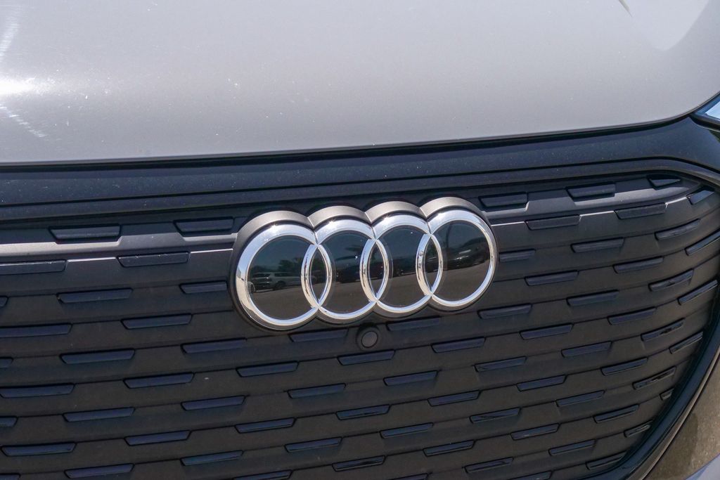 Thumbnail: 2023 Audi Q4 e-tron - 6