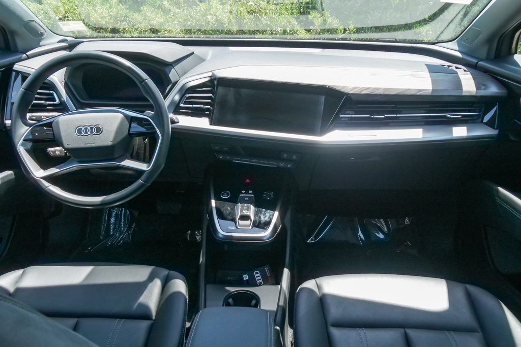 Thumbnail: 2023 Audi Q4 e-tron - 2