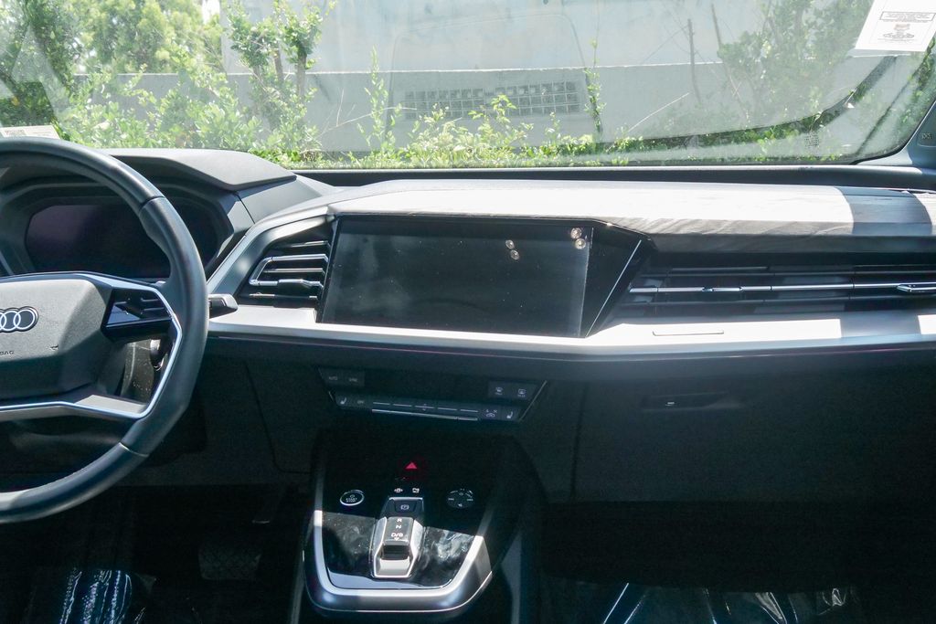 Thumbnail: 2023 Audi Q4 e-tron - 8