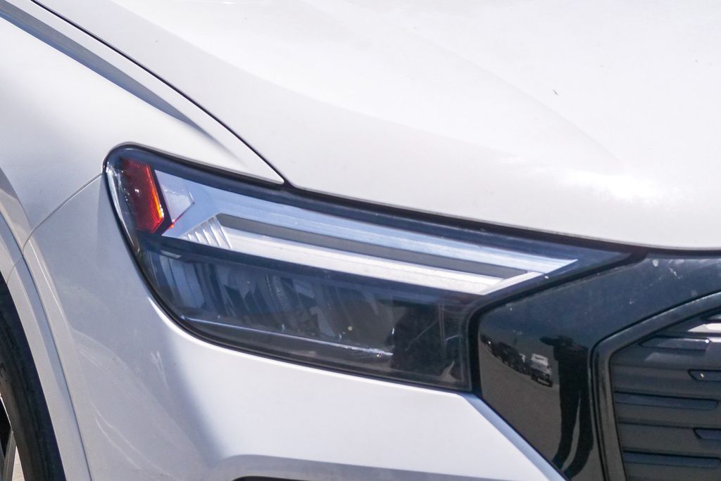 Thumbnail: 2024 Audi Q4 e-tron - 11