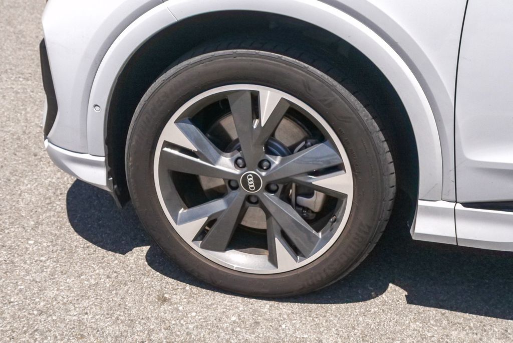 Thumbnail: 2024 Audi Q4 e-tron - 6