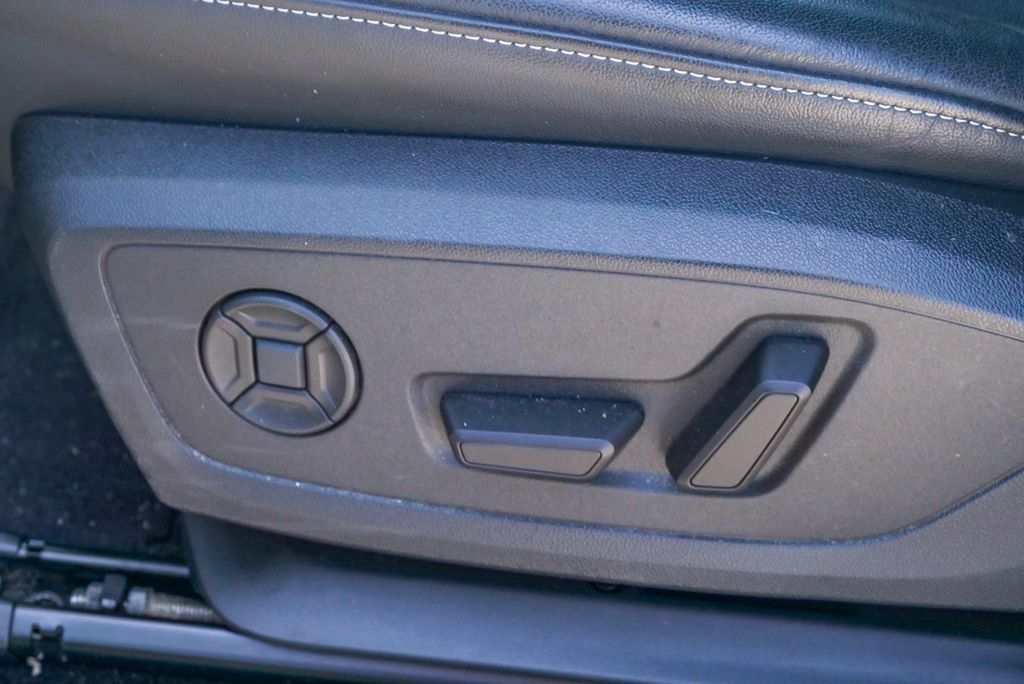 Thumbnail: 2024 Audi Q4 e-tron - 16