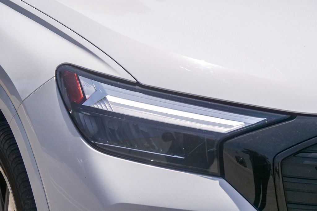 Thumbnail: 2023 Audi Q4 e-tron - 11