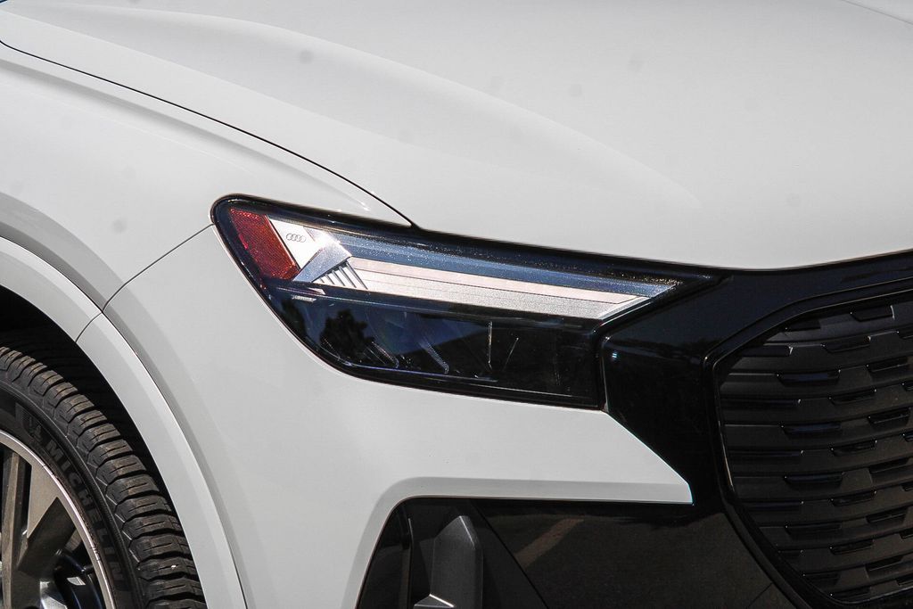 Thumbnail: 2023 Audi Q4 e-tron - 21