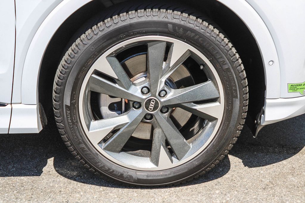 Thumbnail: 2023 Audi Q4 e-tron - 20