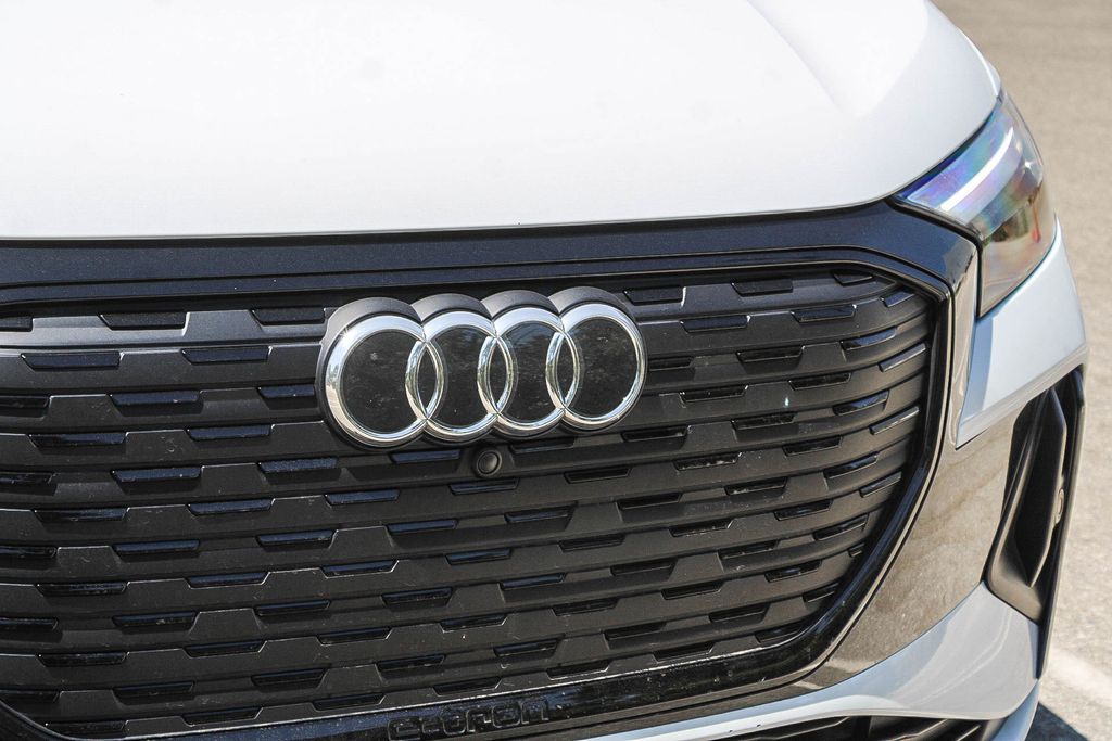 Thumbnail: 2023 Audi Q4 e-tron - 22
