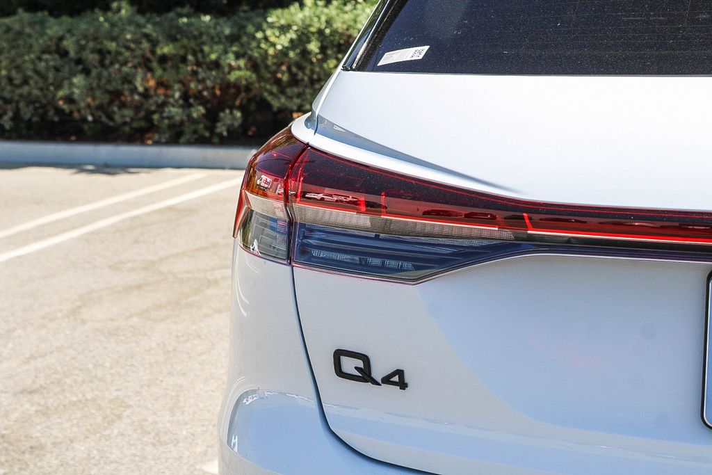 Thumbnail: 2023 Audi Q4 e-tron - 19