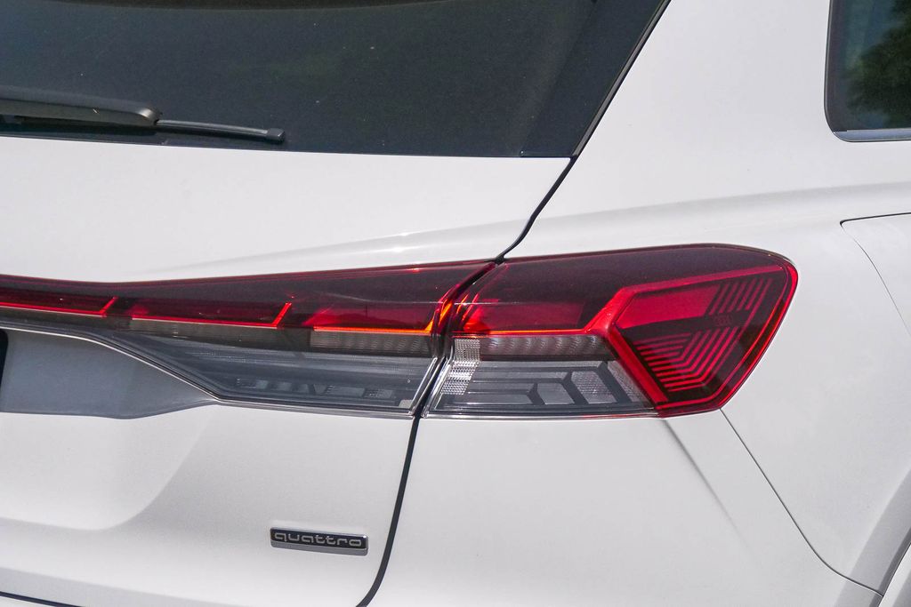 Thumbnail: 2023 Audi Q4 e-tron - 13