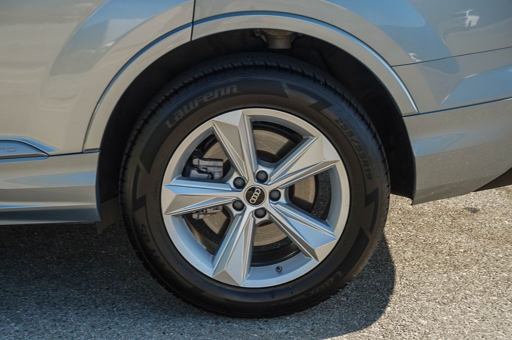 Thumbnail: 2024 Audi Q7 - 22