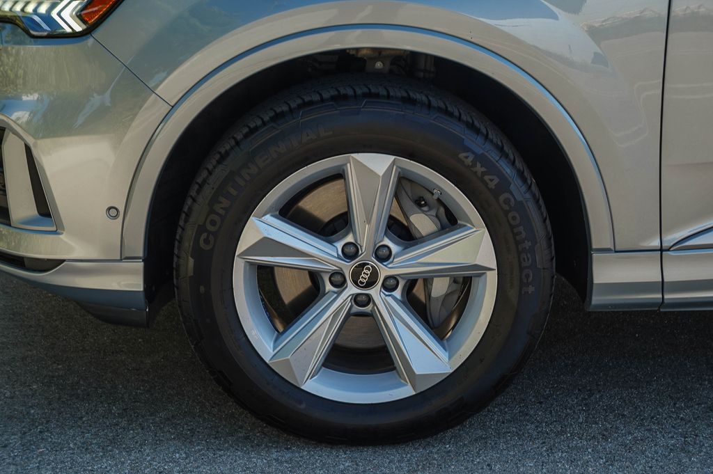 Thumbnail: 2024 Audi Q7 - 7