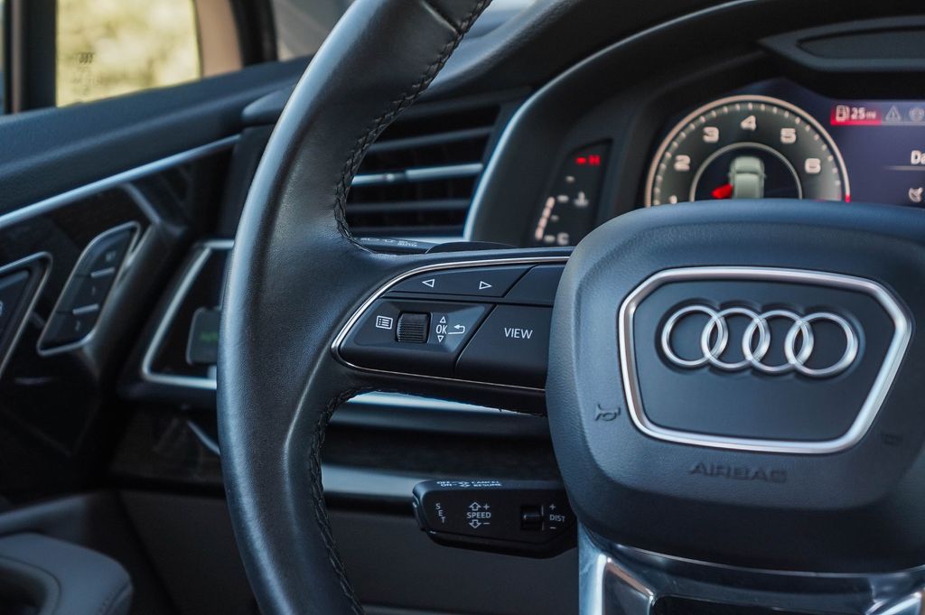 Thumbnail: 2024 Audi Q7 - 24