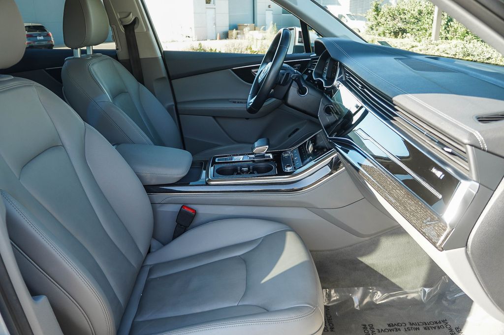 Thumbnail: 2024 Audi Q7 - 10