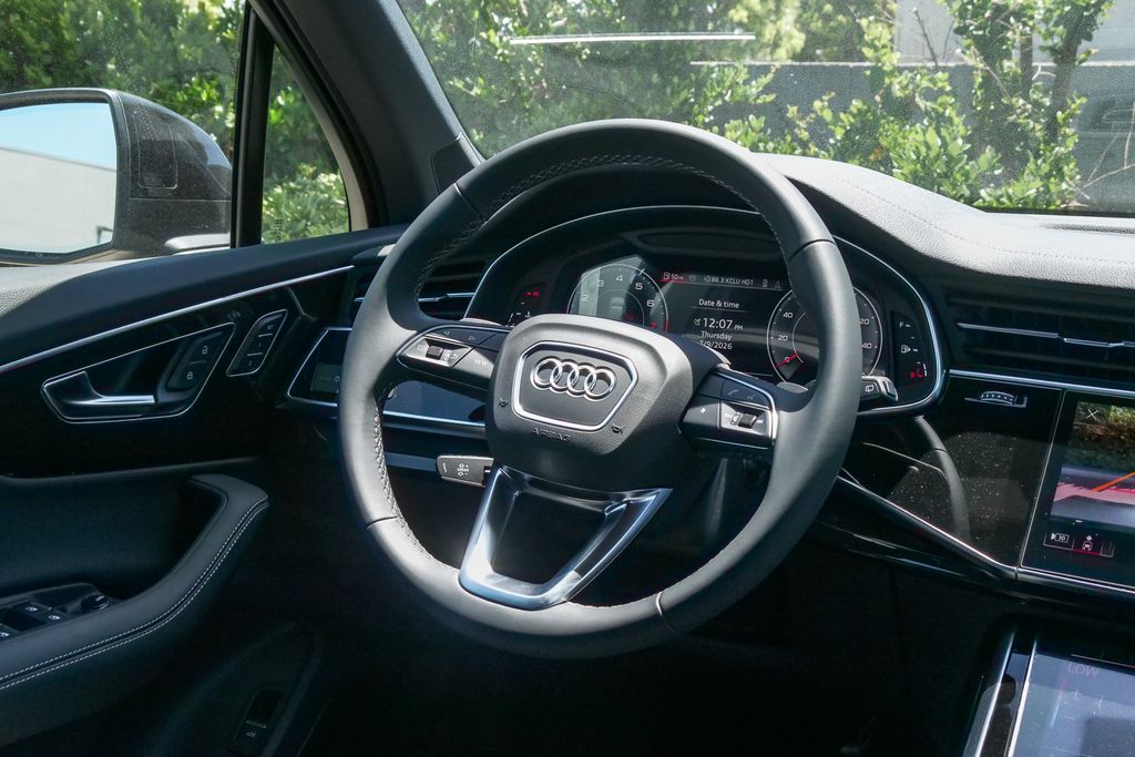 Thumbnail: 2026 Audi Q7 - 13