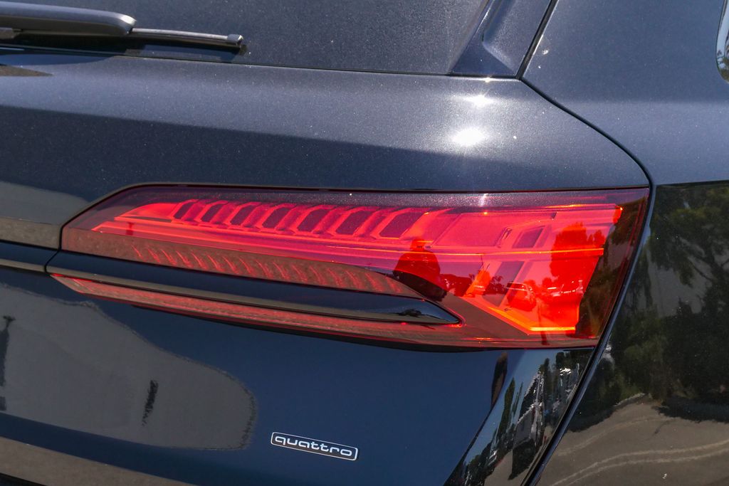 Thumbnail: 2026 Audi Q7 - 21