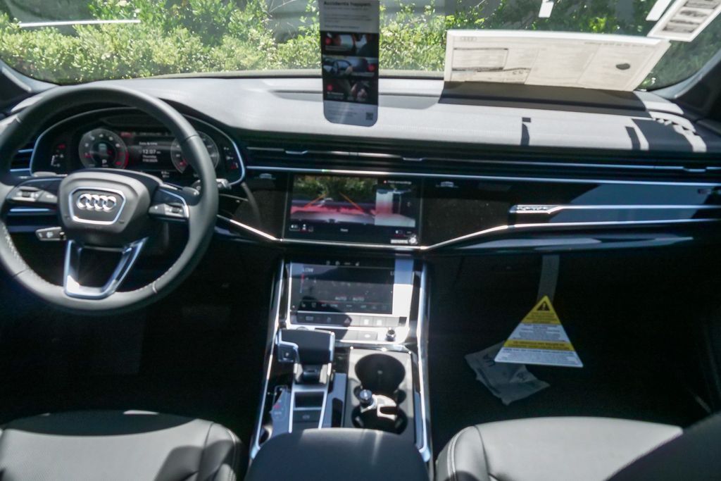 Thumbnail: 2026 Audi Q7 - 2