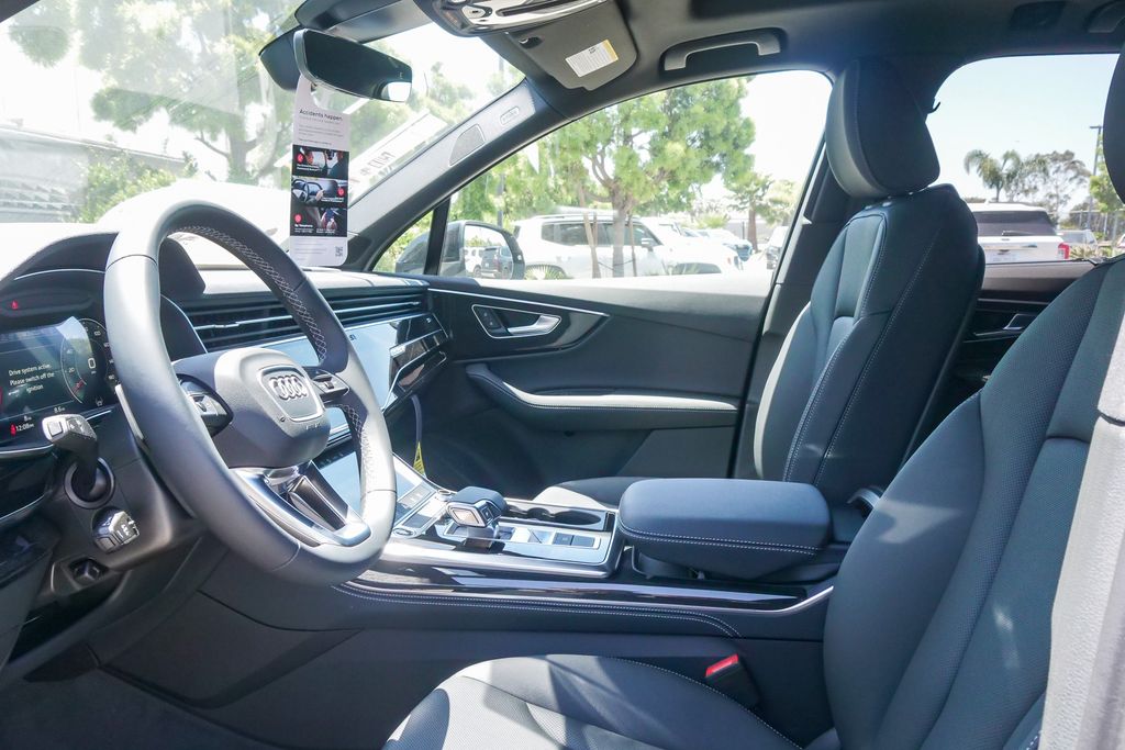 Thumbnail: 2026 Audi Q7 - 11
