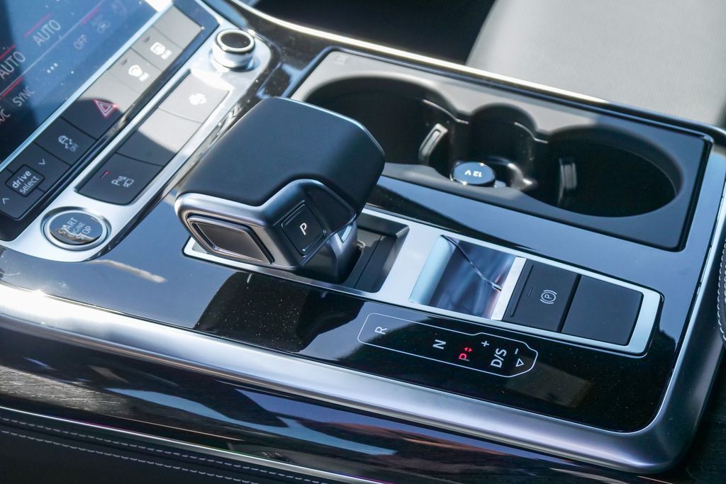 Thumbnail: 2026 Audi Q7 - 15
