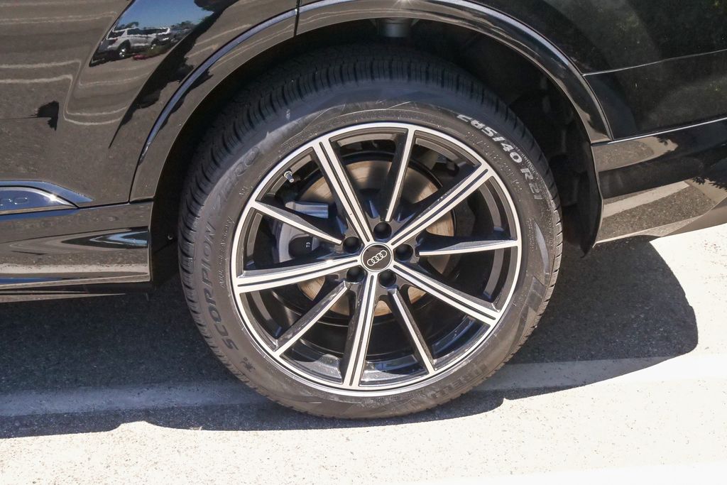 Thumbnail: 2026 Audi Q7 - 19