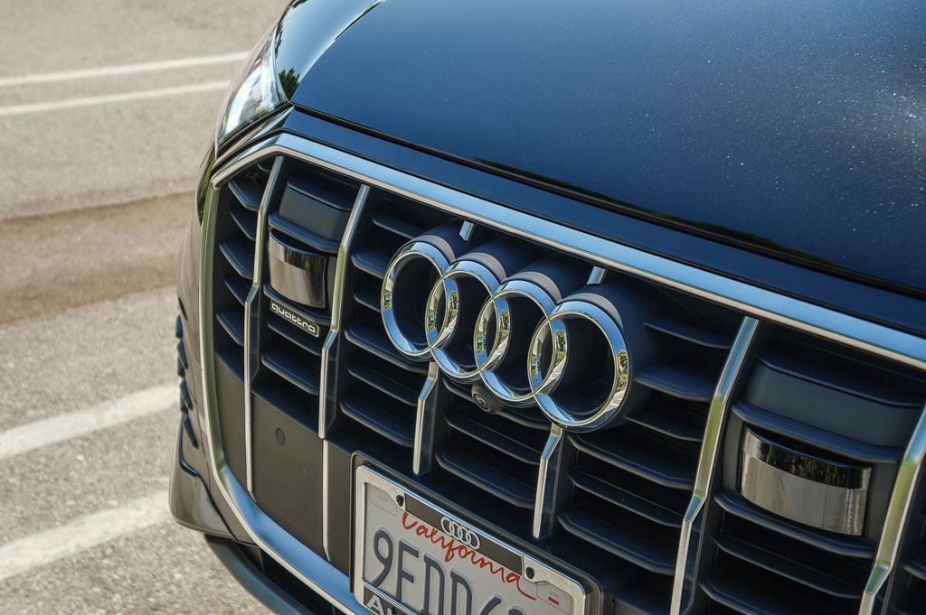 Thumbnail: 2023 Audi Q7 - 6