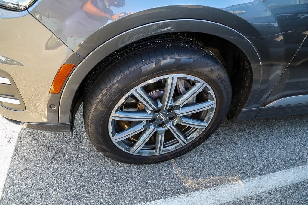 Thumbnail: 2019 Audi Q7 - 7