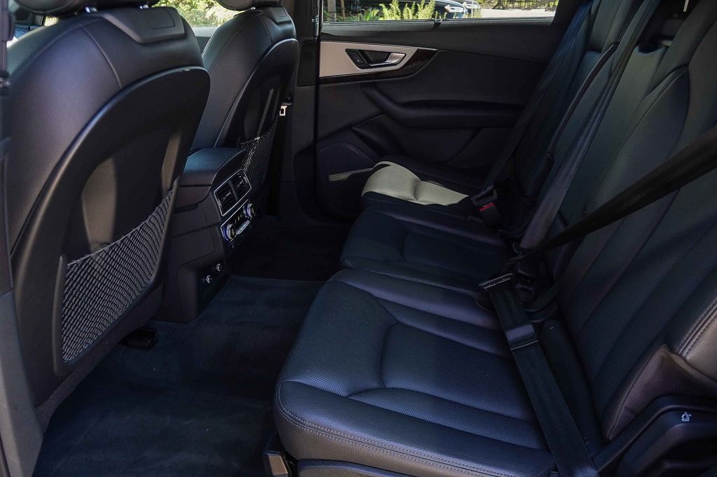 Thumbnail: 2019 Audi Q7 - 12
