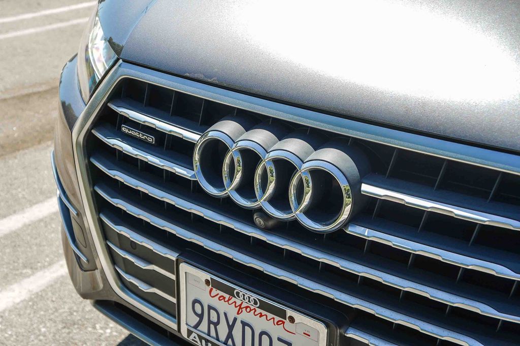 Thumbnail: 2019 Audi Q7 - 6