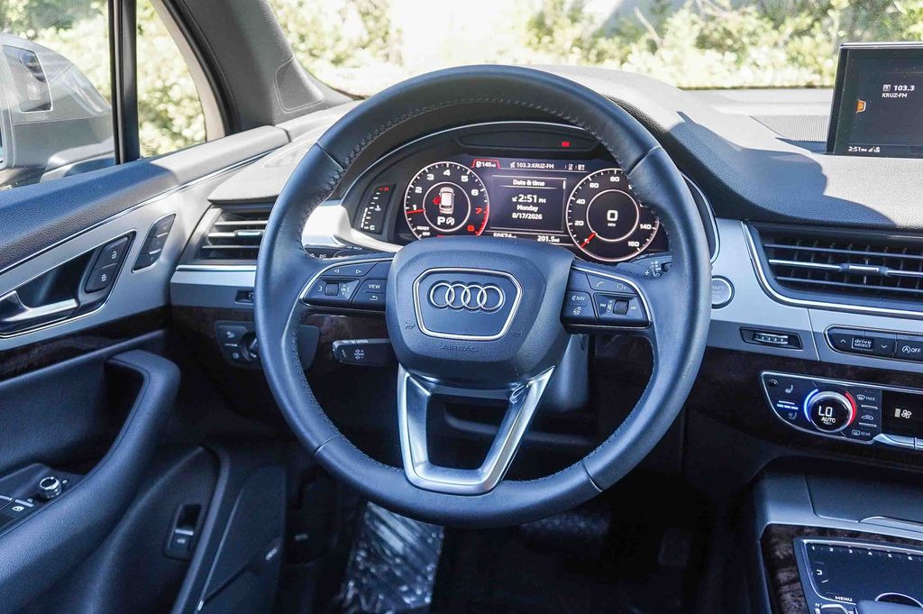 Thumbnail: 2019 Audi Q7 - 13