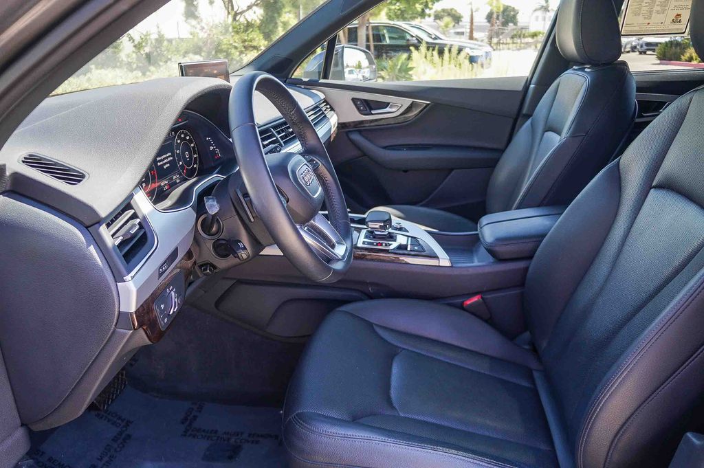 Thumbnail: 2019 Audi Q7 - 11