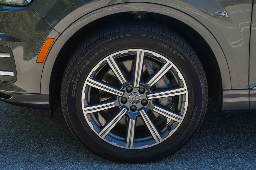Thumbnail: 2019 Audi Q7 - 7