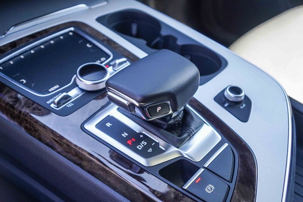 Thumbnail: 2019 Audi Q7 - 15