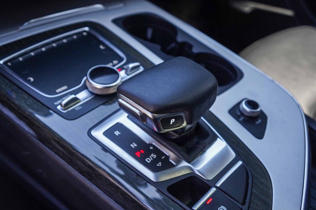 Thumbnail: 2018 Audi Q7 - 16