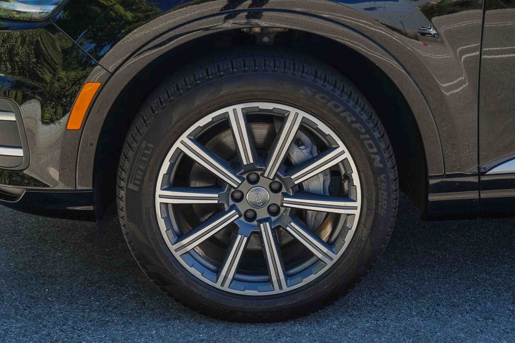 Thumbnail: 2018 Audi Q7 - 7