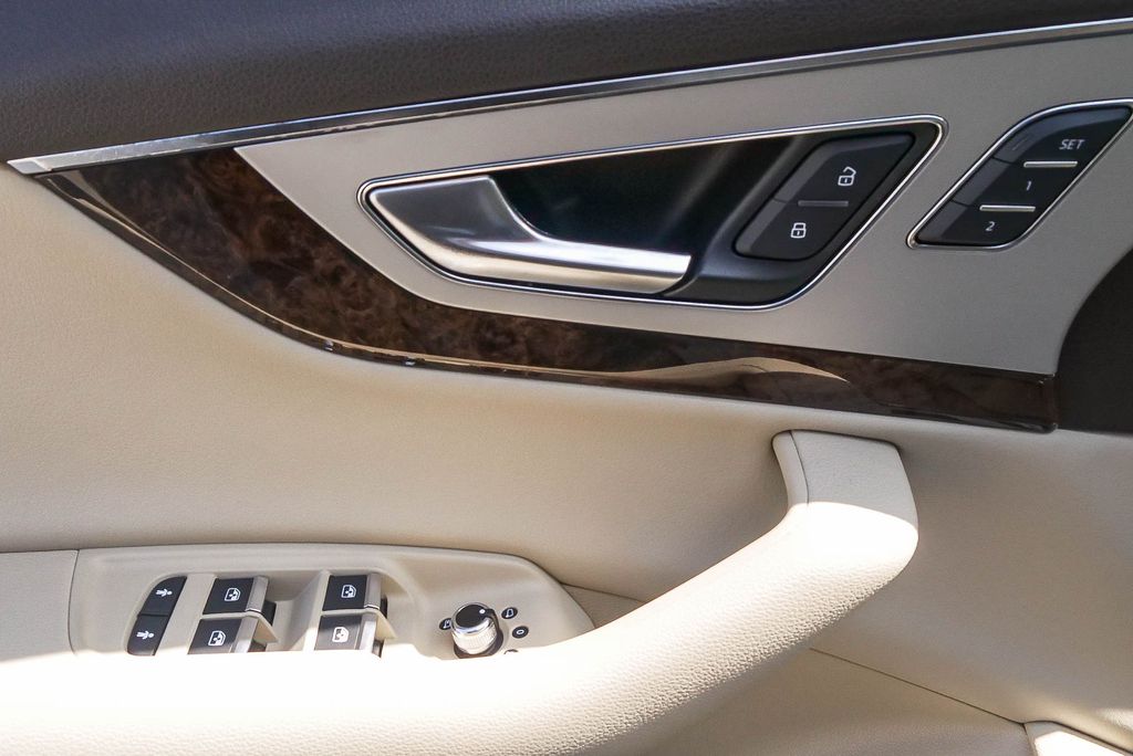 Thumbnail: 2019 Audi Q7 - 23