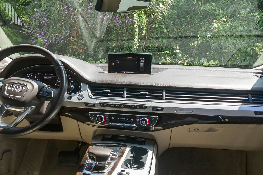 Thumbnail: 2019 Audi Q7 - 8