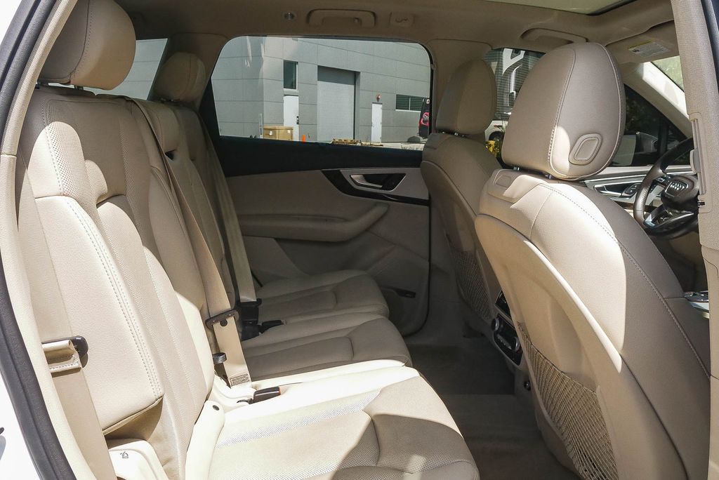Thumbnail: 2019 Audi Q7 - 11