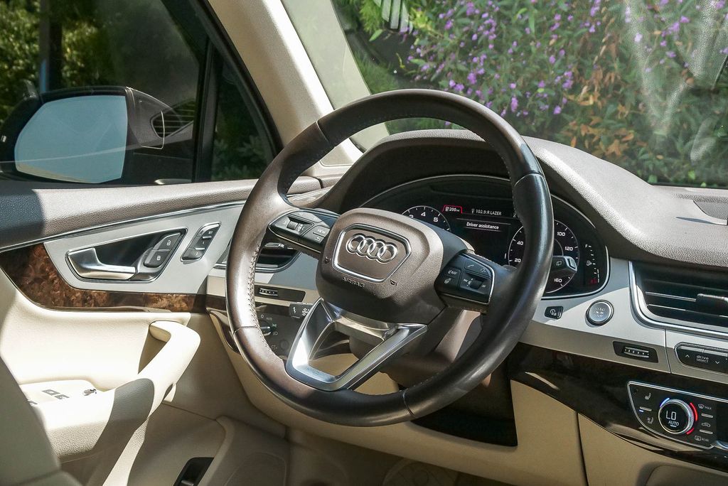 Thumbnail: 2019 Audi Q7 - 12