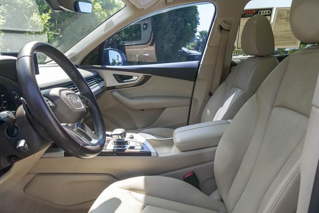 Thumbnail: 2019 Audi Q7 - 9