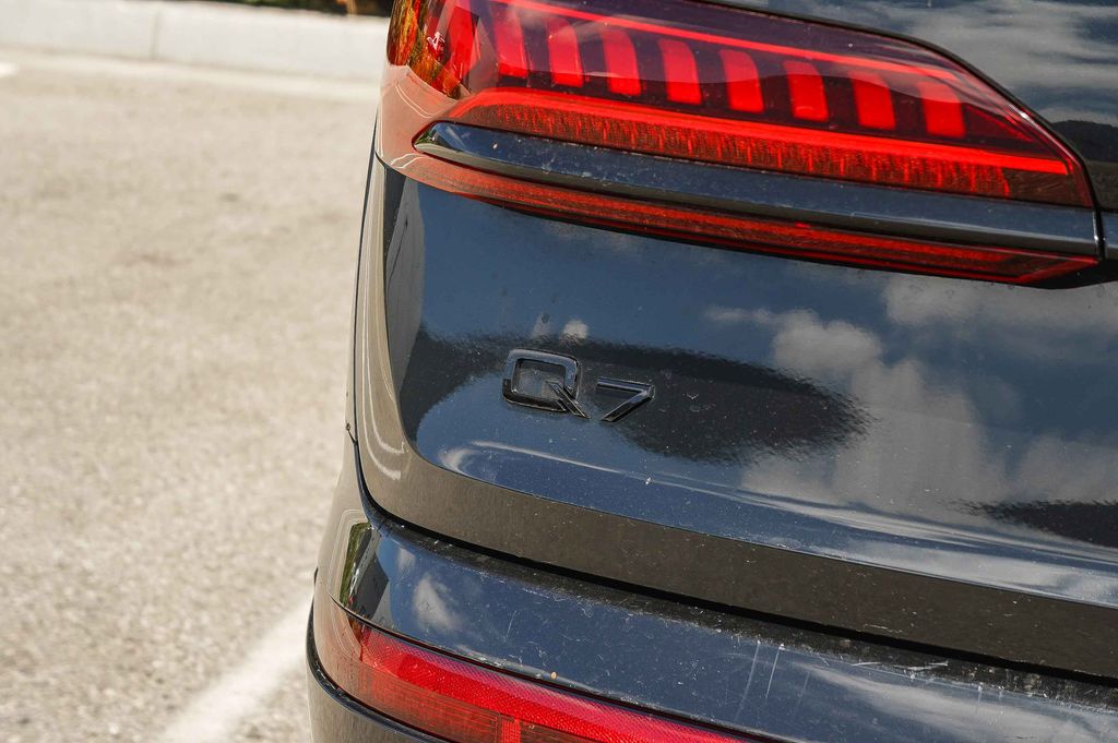 Thumbnail: 2022 Audi Q7 - 5
