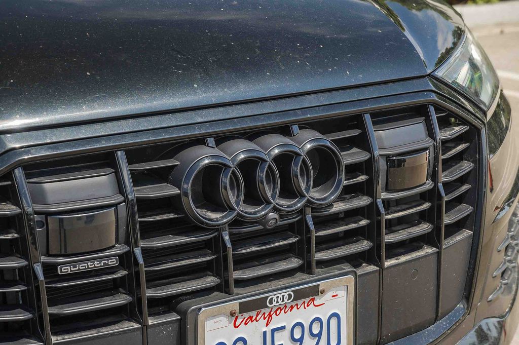 Thumbnail: 2022 Audi Q7 - 12