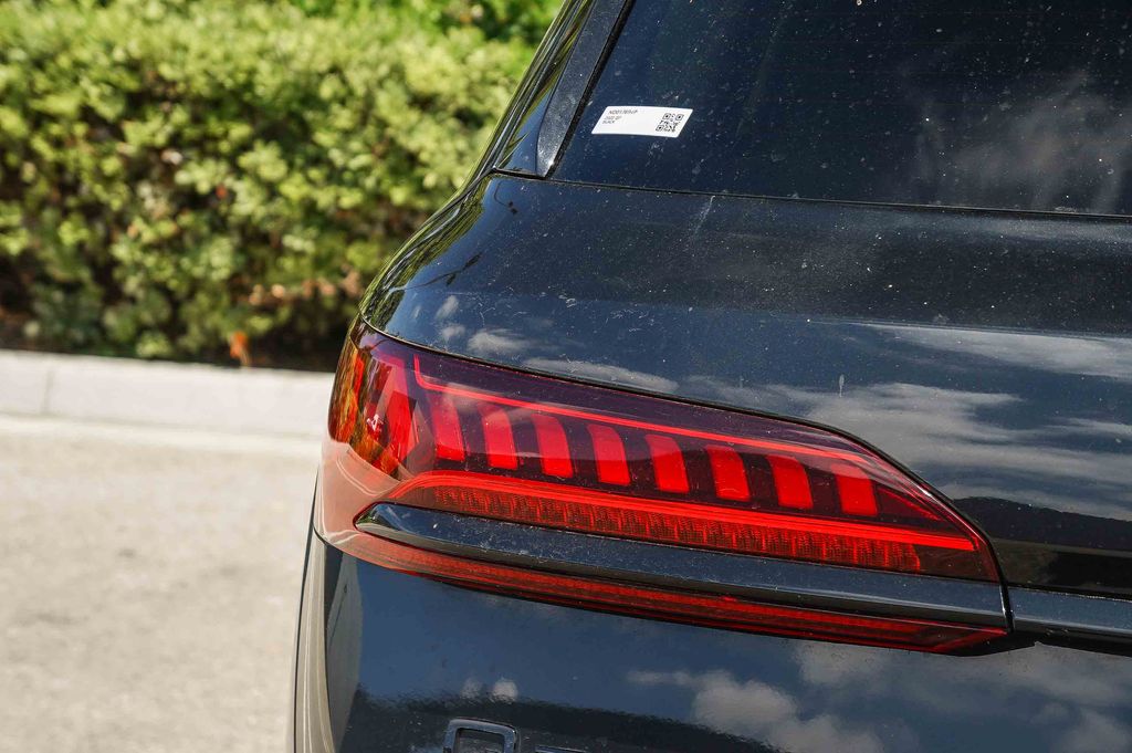 Thumbnail: 2022 Audi Q7 - 15