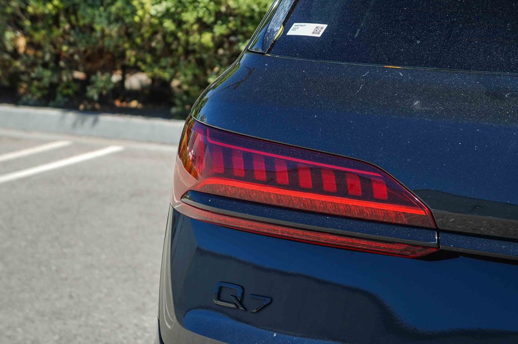 Thumbnail: 2022 Audi Q7 - 19