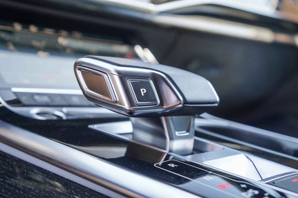 Thumbnail: 2022 Audi Q7 - 29
