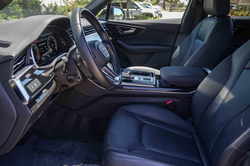 Thumbnail: 2022 Audi Q7 - 11