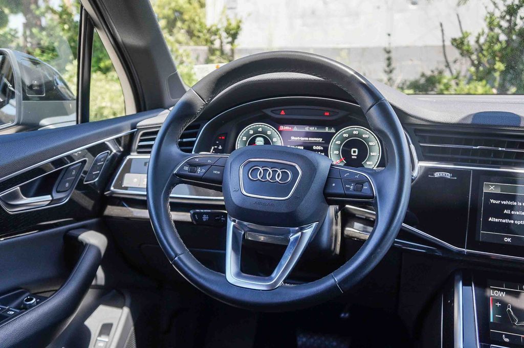 Thumbnail: 2022 Audi Q7 - 9