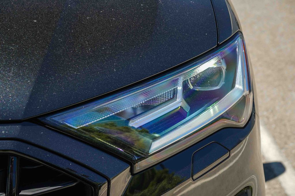 Thumbnail: 2022 Audi Q7 - 20